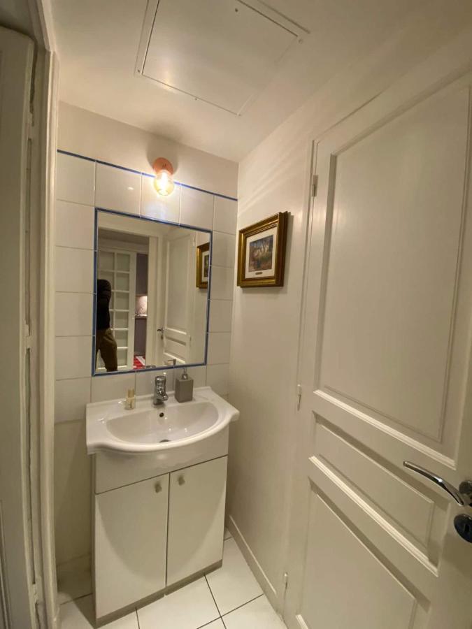 Romantic Apartment In Париж Экстерьер фото